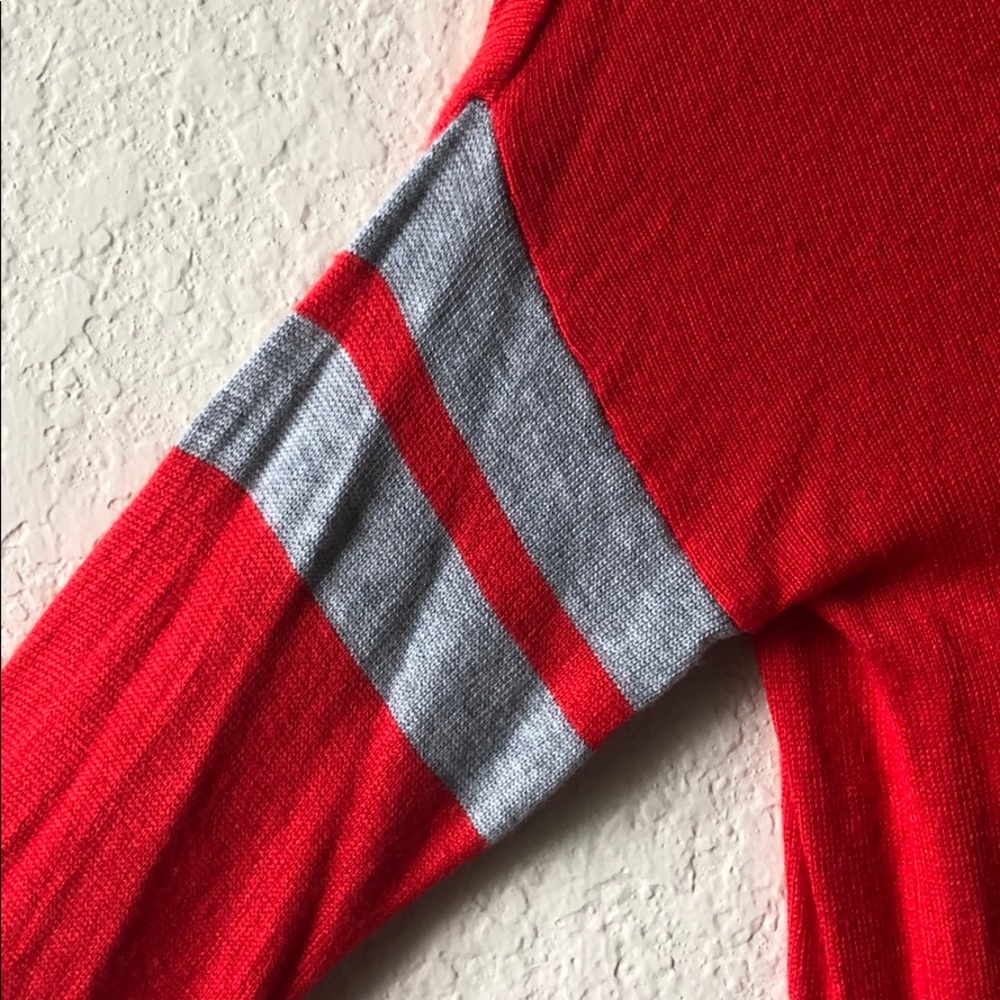 Red sweater - Picture 2 of 2